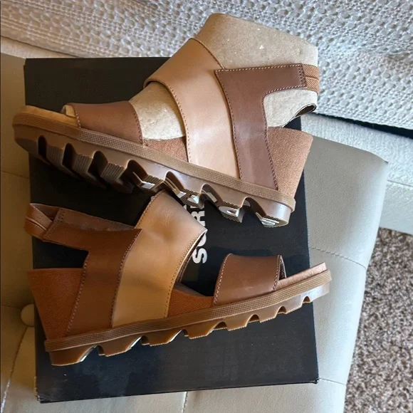 Sorel Women's Tan and Brown Sandals - Picture 6 of 7